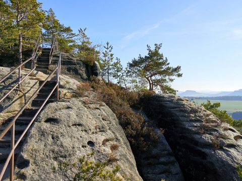 Rauenstein Gratweg mit Treppen