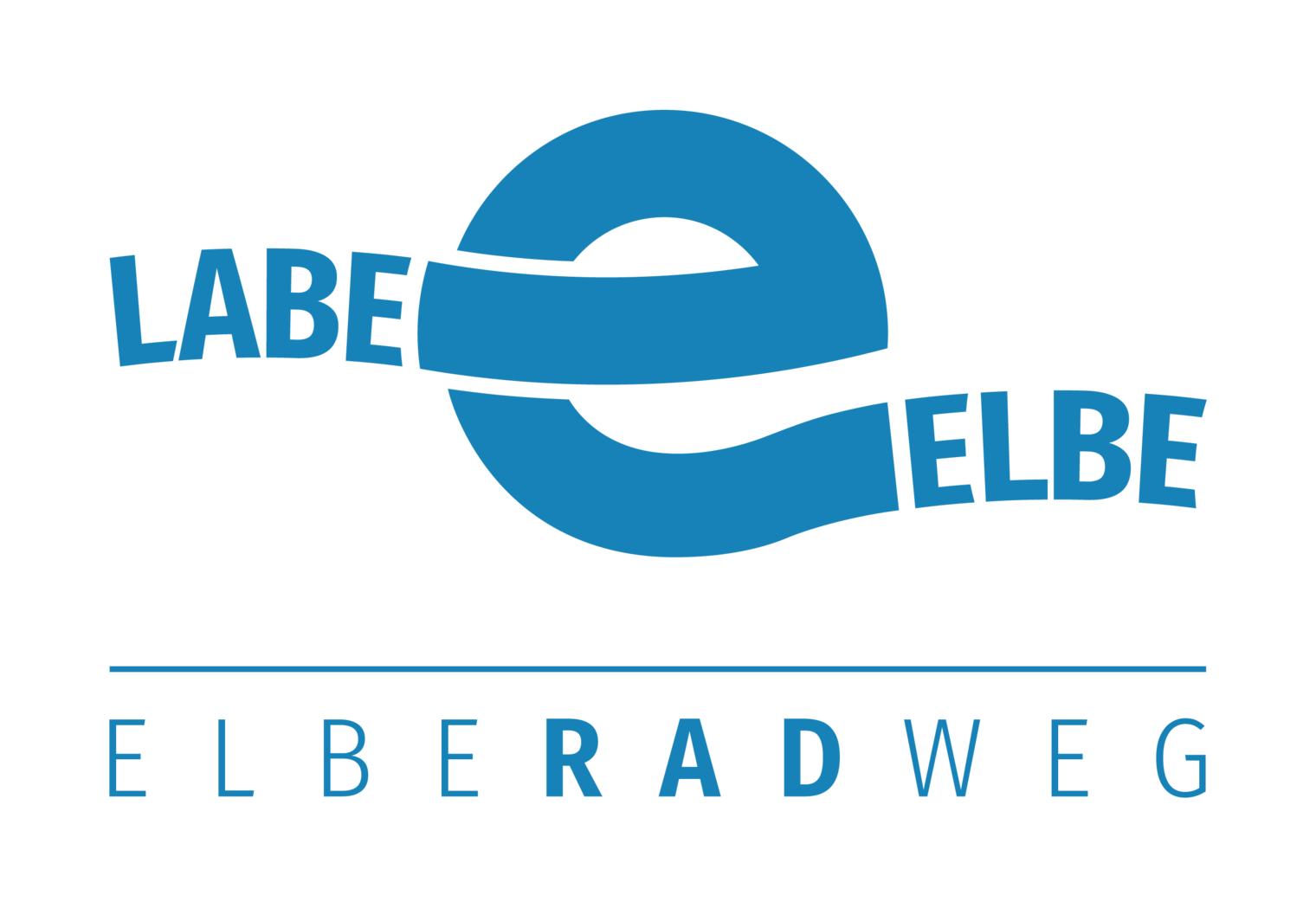 Logo des Elberadweges vor weißem Hintergrund: Großes blaues e in der Mitte, das die Worte Labe und Elbe verbindet, darunter der Schriftzug Elberadweg