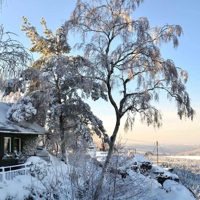 Bergwirtschaft Papststein Winter Schnee mit Blick ins Elbtal