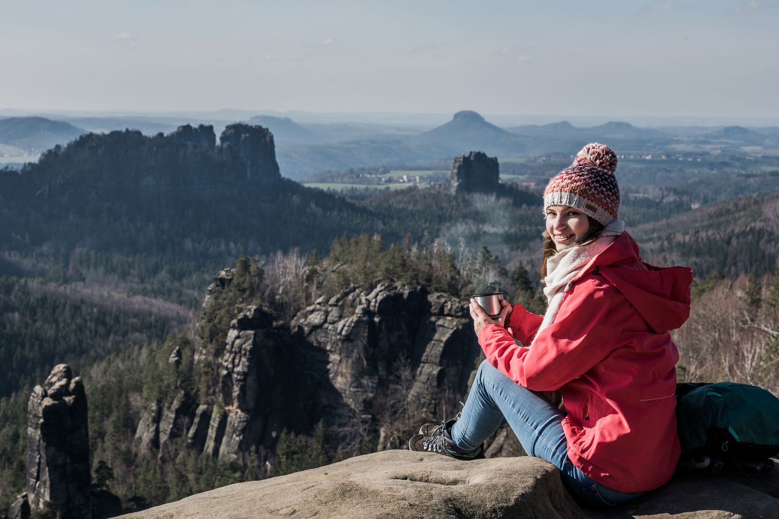 Aussicht Carolafelsen Sächsische Schweiz mit Wanderin