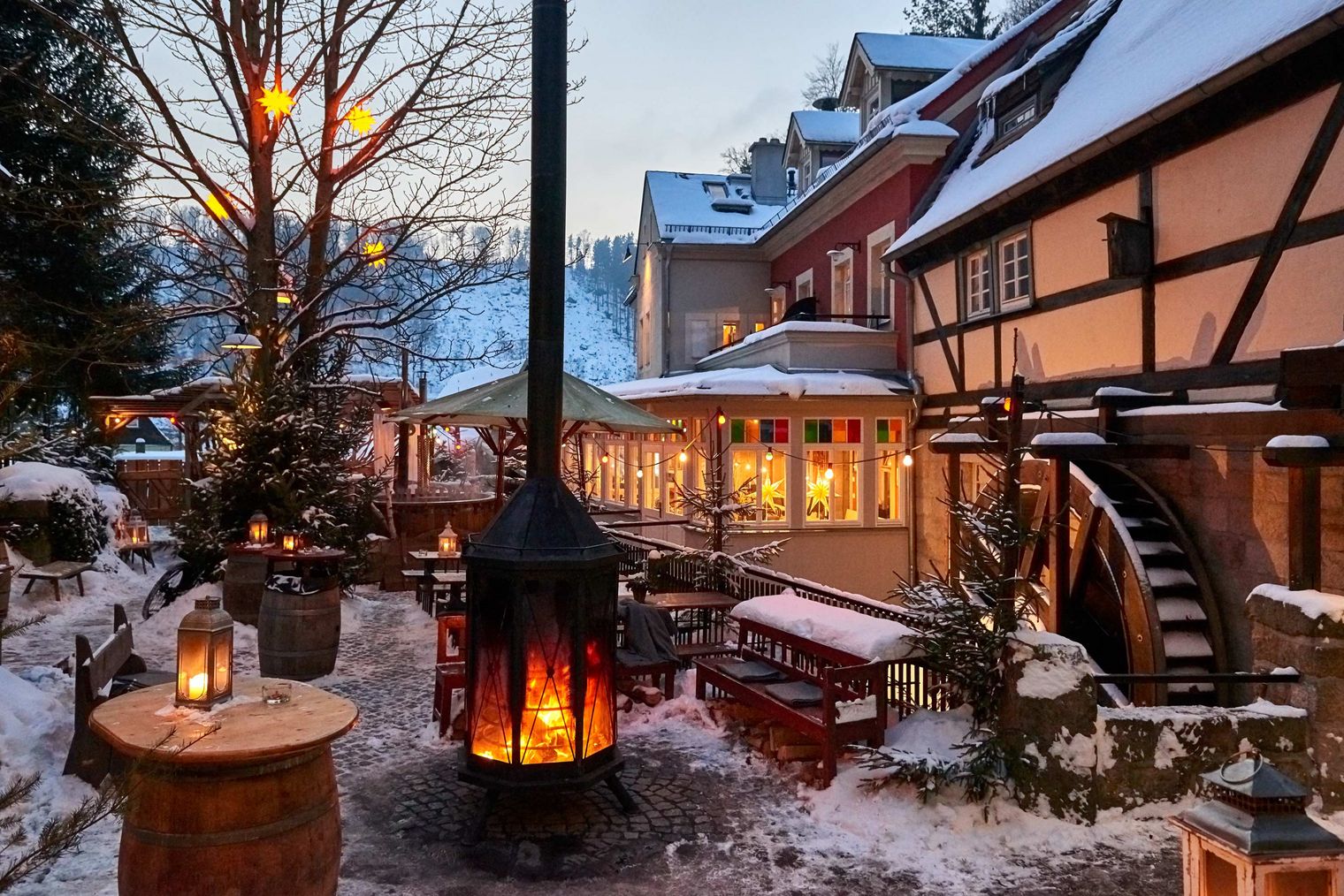 Mühlenhof mit Kamin und Sternen Schmilka