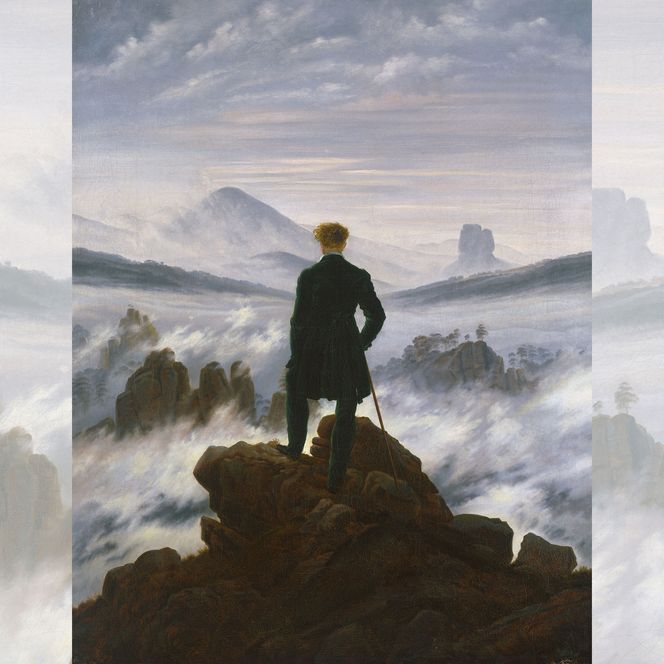 Gemälde von Mann in schwarzem Mantel der auf einem Felsen steht und auf eine neblige Landschaft mit Bergen blickt.