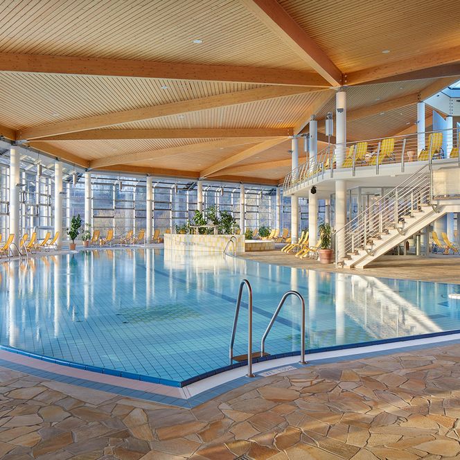 Innenbereich Toskana Therme Bad Schandau mit großem Becken