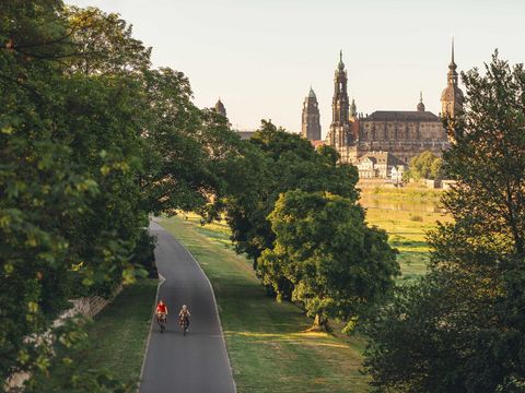 Elberadweg und Dresden Altstadt