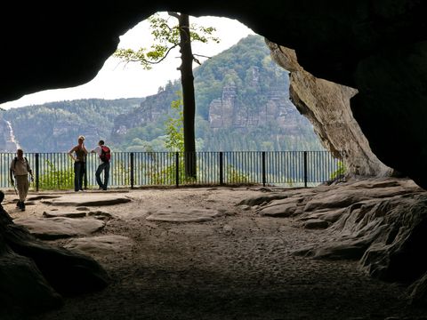 Wandern zur Kuhstall-Aussicht in Deutschland (Sächsische Schweiz)