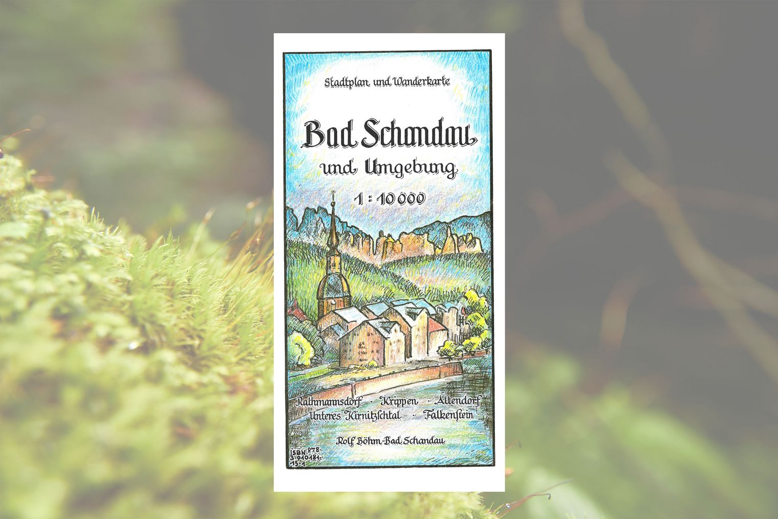 Titelseite Wanderkarte mit buntem, handgezeichnetem Landschaftsbild von kleiner Stadt am Fluss.