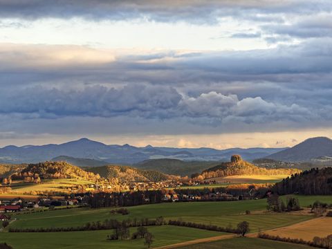 Blick von der Kaiserkrone zum Zirkelstein mit Reinhardtsdorf-Schöna