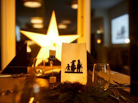 Beleuchtete Winterdekoration, innen.