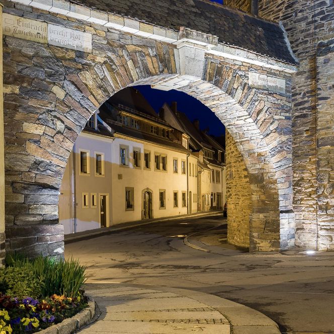 AdobeStock_Freiberg-Stadttor-Donatsturm-ecwo-165013584