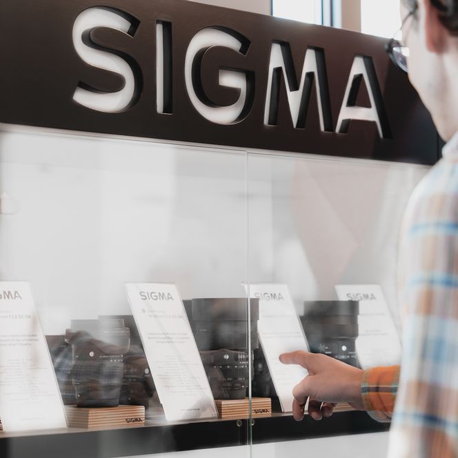 SIGMA Objektivausleihe Theke mit vielen Objektiven