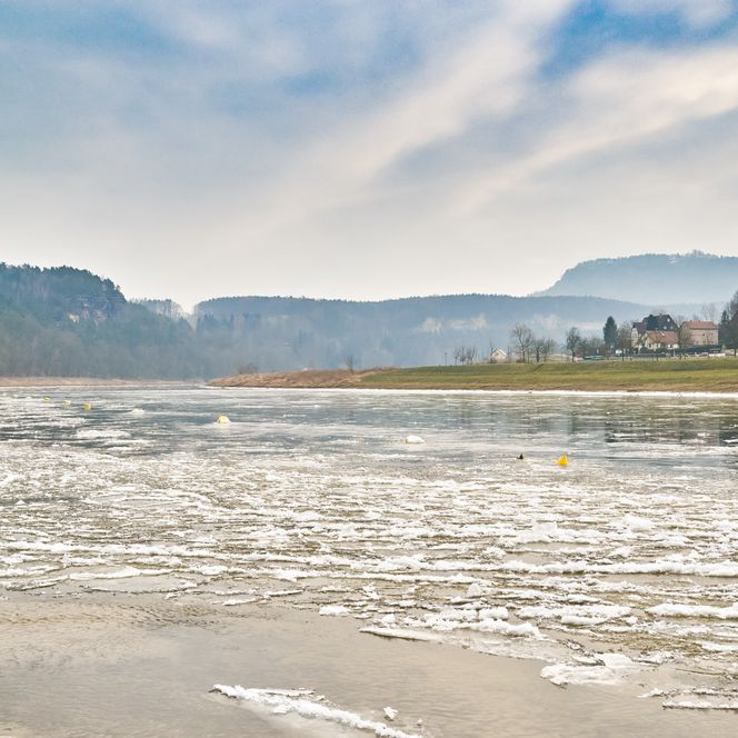 Elbtal Kurort Rathen Winter Blick zum Lilienstein
