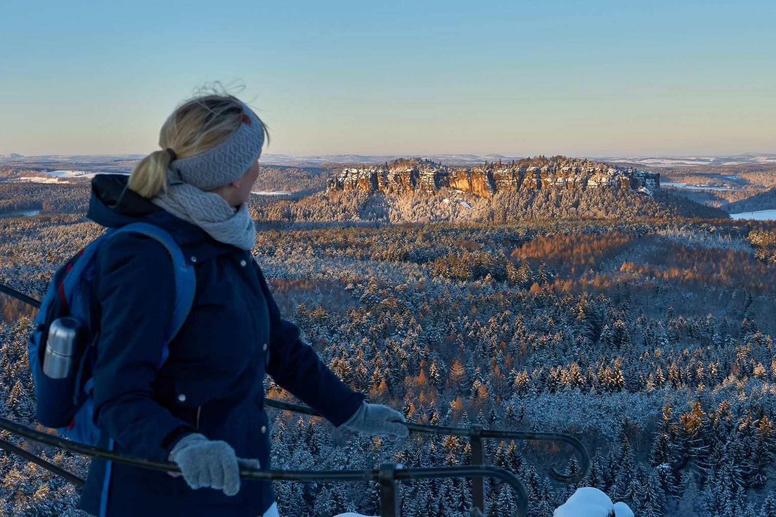 Aussicht Gohrisch zum Pfaffenstein Winter Schnee